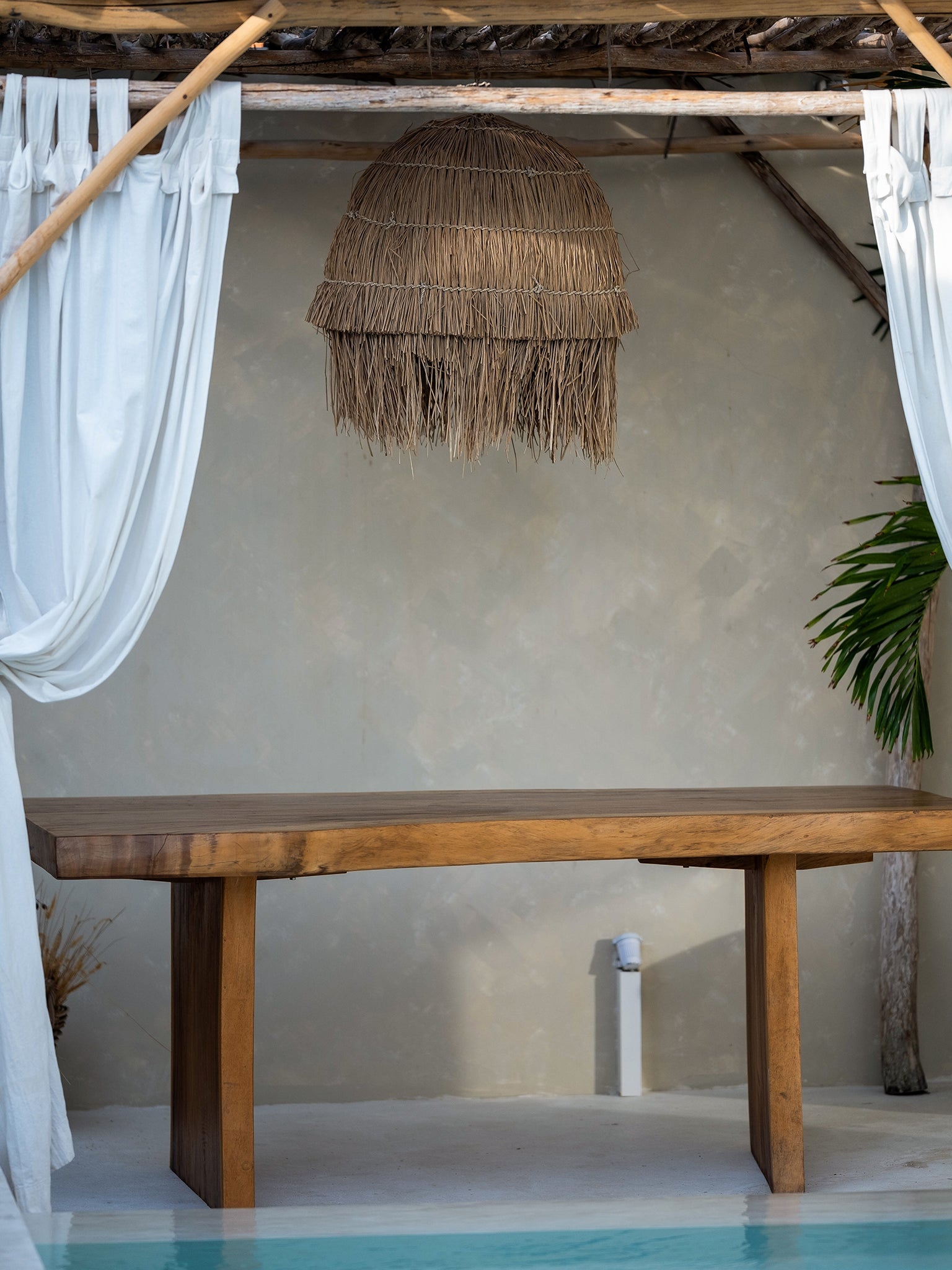 Kawi Dining Table