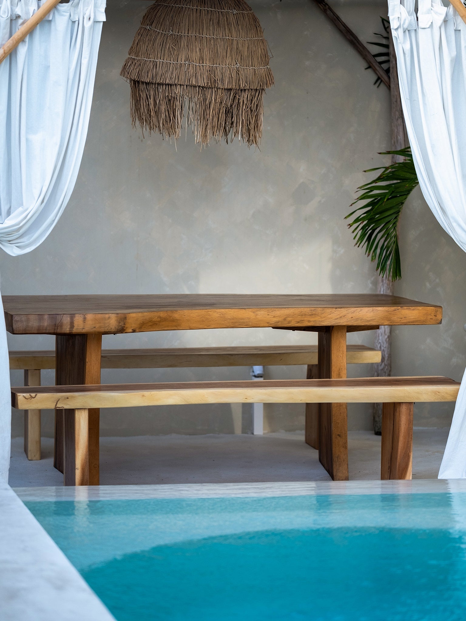 Kawi Dining Table