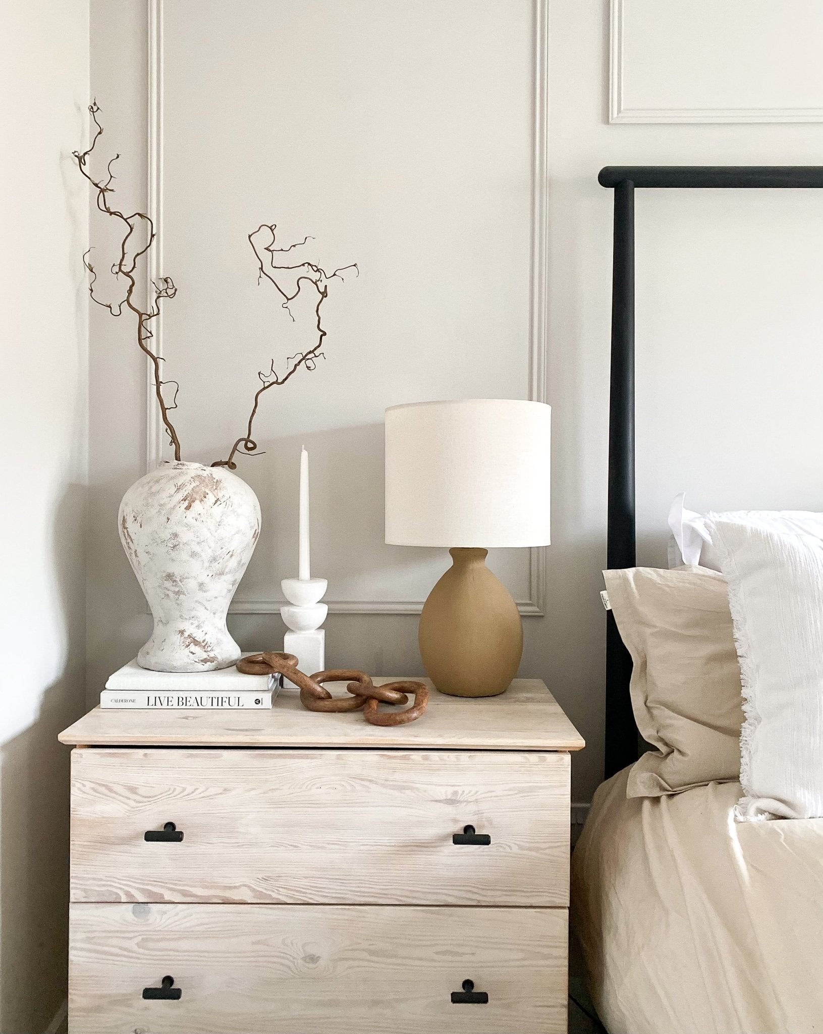 Aruna Ceramic Table Lamp - The Bali Concept