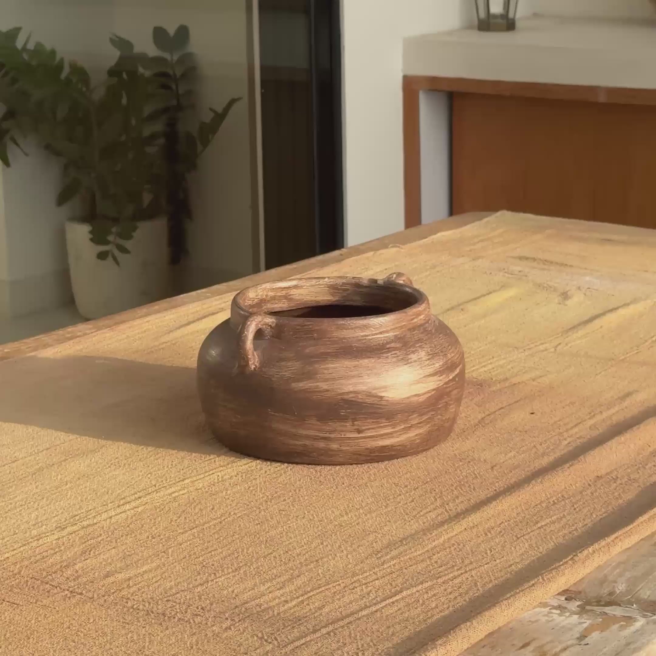 Load video: Batu Ceramic Vase
